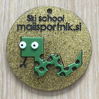 Medal with detachable animals