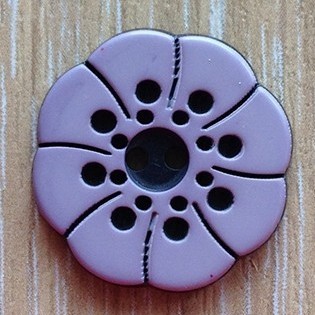 Buttons and accessories made of plastic